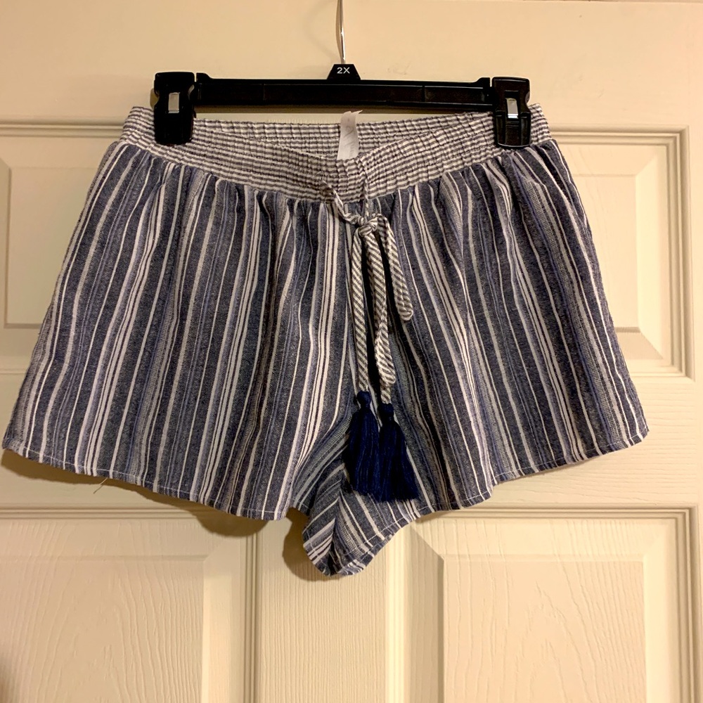 Super comfy blue striped shorts